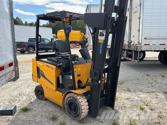 Hyundai 25B-9U Elektrikli forkliftler