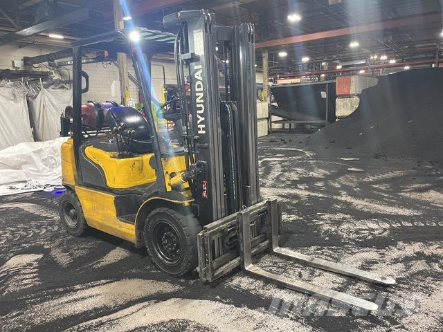 Hyundai 25L-7A Diger
