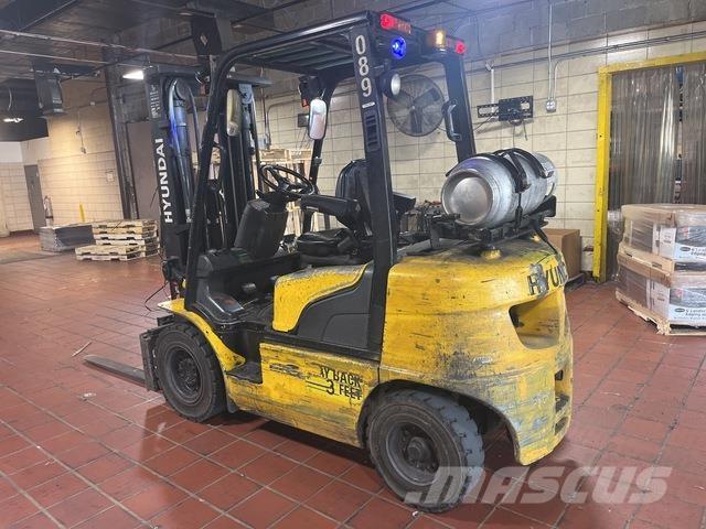 Hyundai 25L-7A Diger