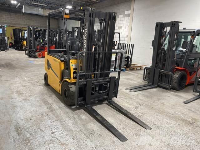 Hyundai 30BH-9 Elektrikli forkliftler