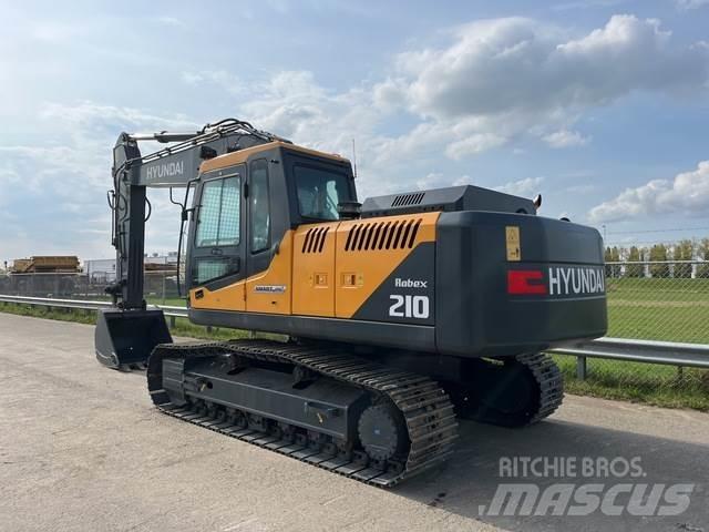 Hyundai R210 Paletli ekskavatörler