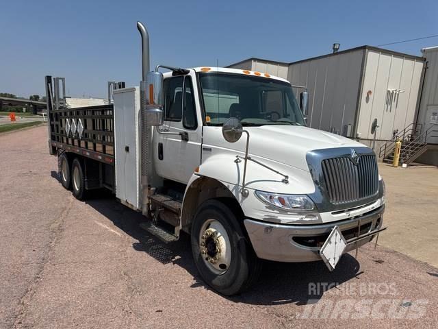 International  Flatbed kamyonlar