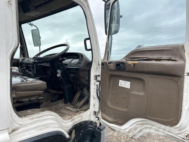 Isuzu Forward Su tankerleri