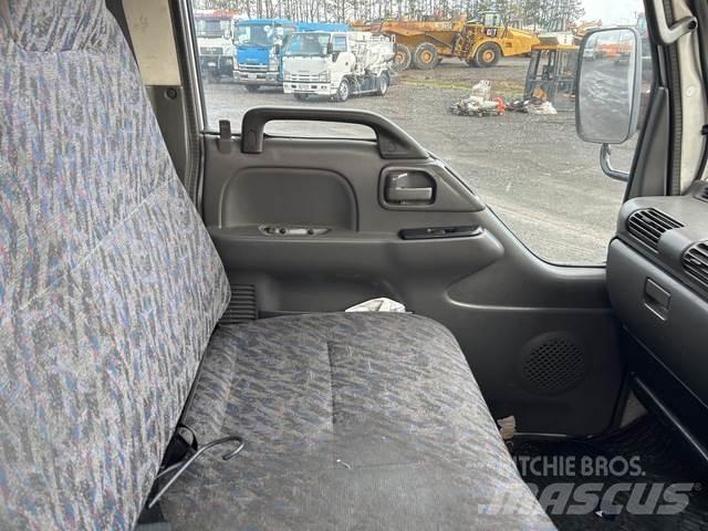 Isuzu NKR300s Diger