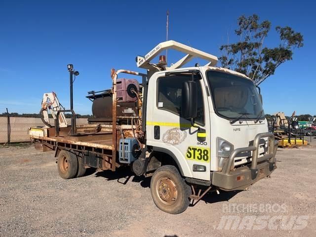 Isuzu NPS 300 Flatbed kamyonlar