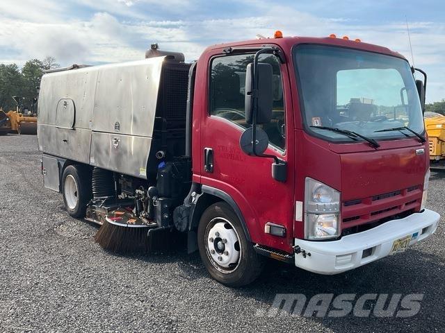 Isuzu NRR Süpürme kamyonları