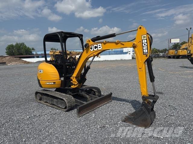 JCB 8029 CTS Paletli ekskavatörler