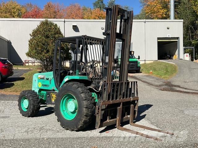 JCB 930 Arazi tipi forklift