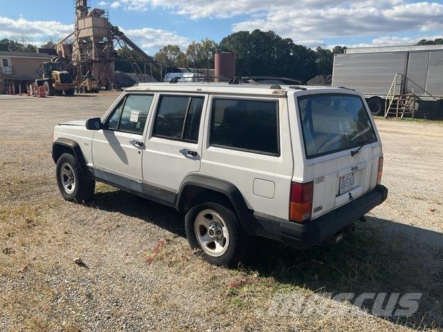 Jeep Cherokee Otomobiller