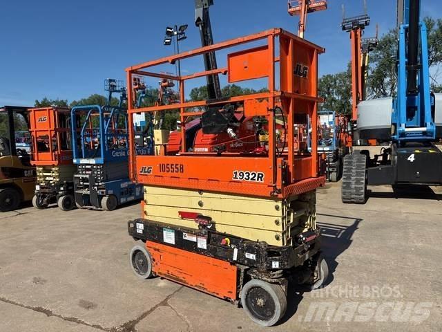 JLG 1932R Makasli platformlar