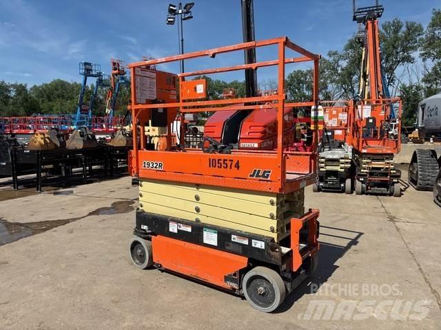 JLG 1932R Makasli platformlar