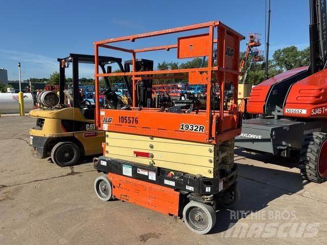 JLG 1932R Makasli platformlar