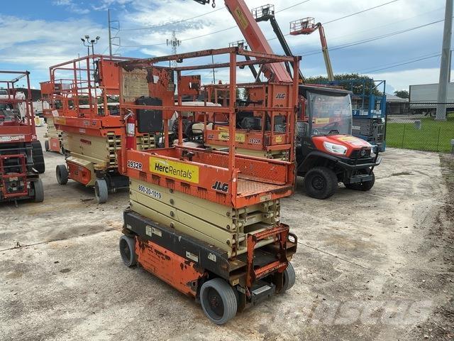 JLG 1932R Makasli platformlar