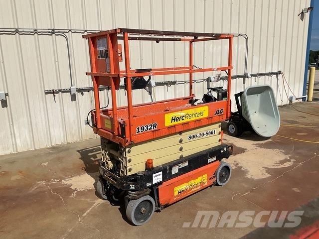 JLG 1932R Makasli platformlar
