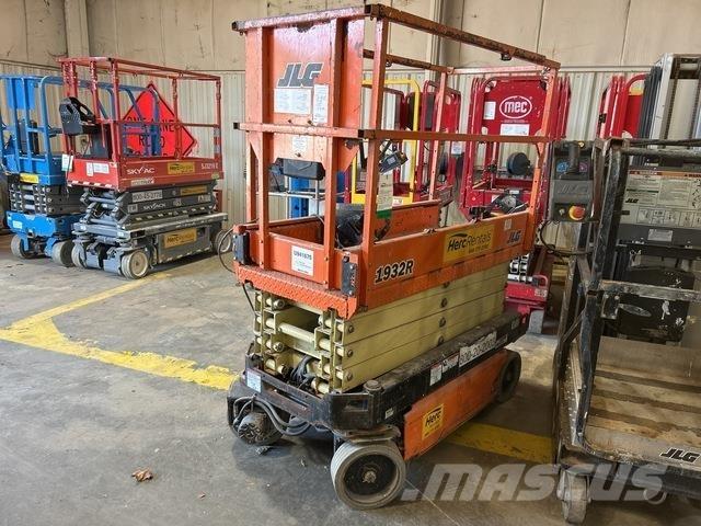 JLG 1932R Makasli platformlar