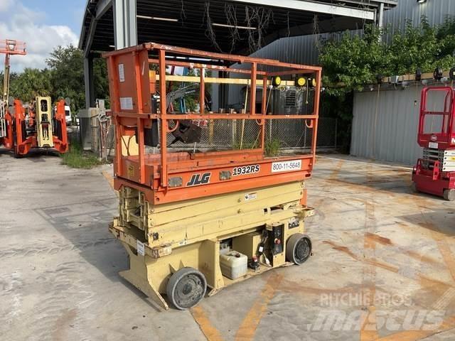 JLG 1932RS Makasli platformlar