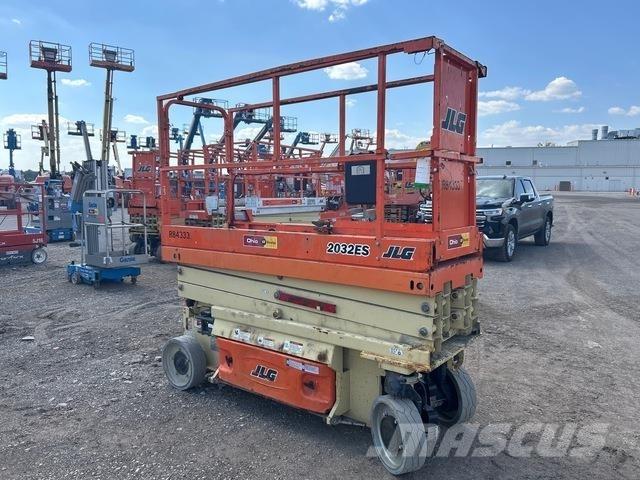 JLG 2032ES Makasli platformlar