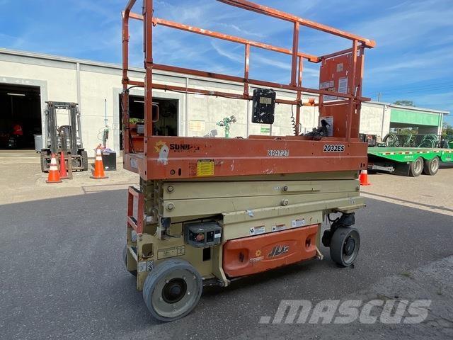 JLG 2032ES Makasli platformlar