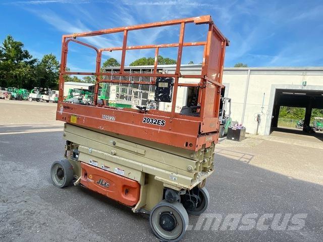 JLG 2032ES Makasli platformlar