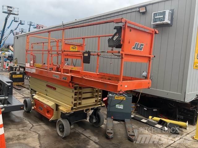 JLG 2646ES Makasli platformlar