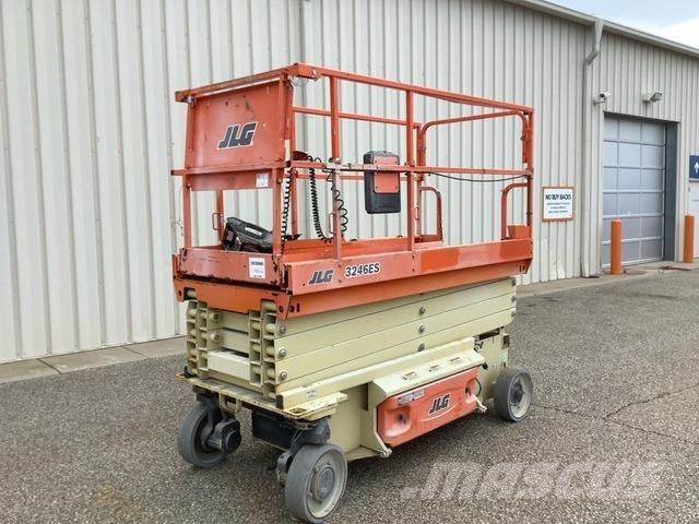 JLG 3246ES Makasli platformlar