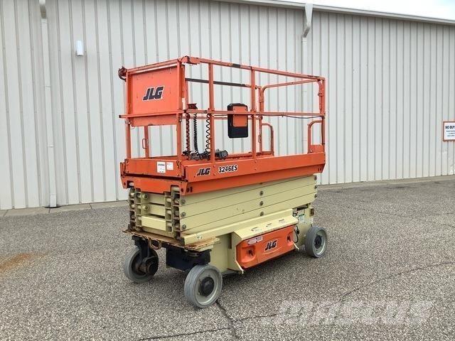 JLG 3246ES Makasli platformlar