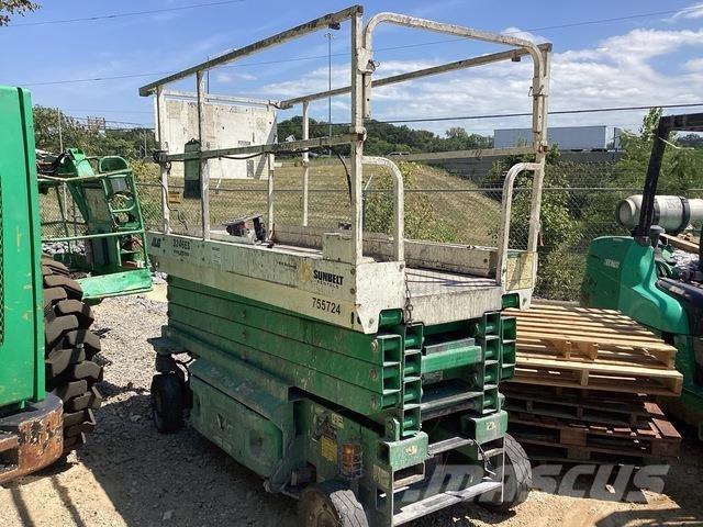 JLG 3246ES Makasli platformlar