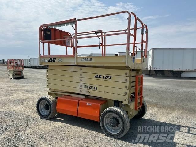 JLG 4069LE Makasli platformlar
