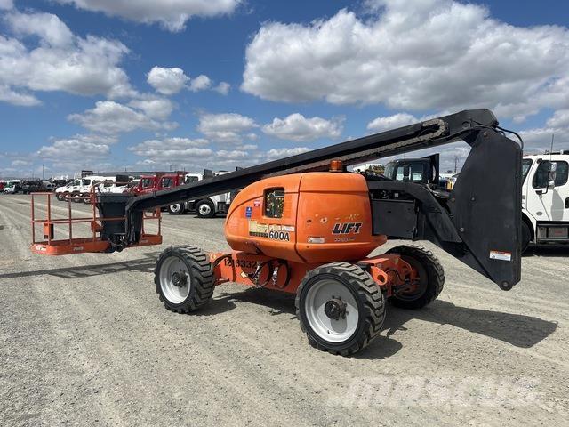 JLG 600A Körüklü personel platformları
