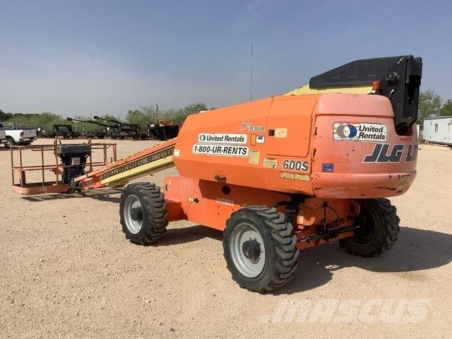 JLG 600S Teleskopik personel platformları