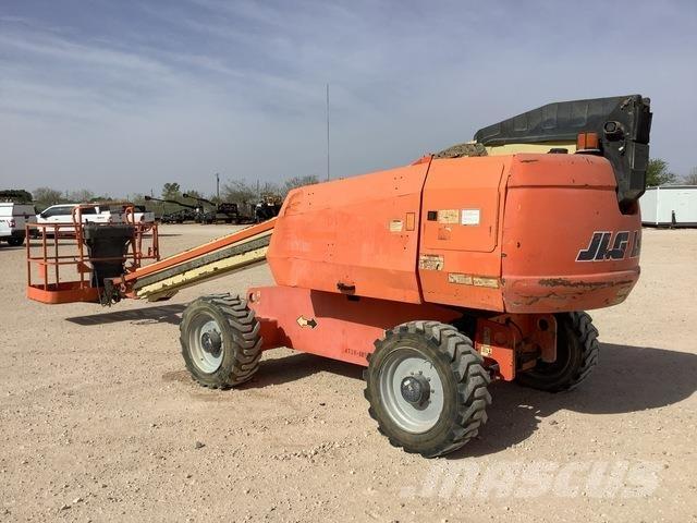 JLG 600S Teleskopik personel platformları