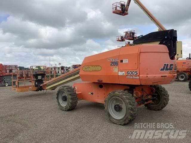 JLG 600S Diger