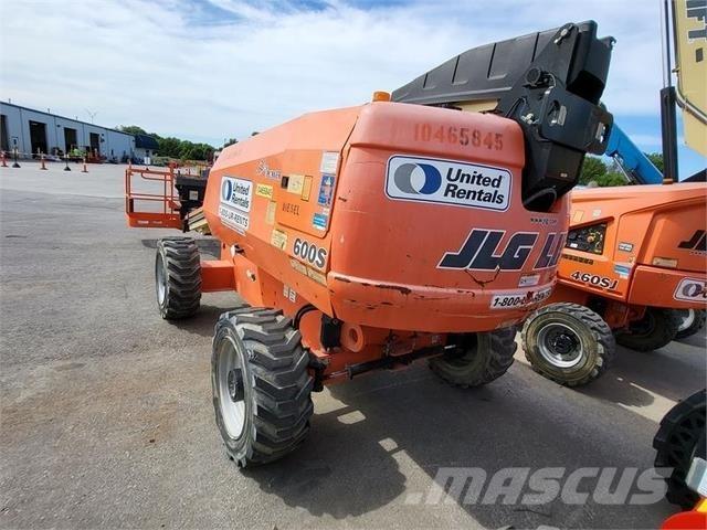 JLG 600S Teleskopik personel platformları