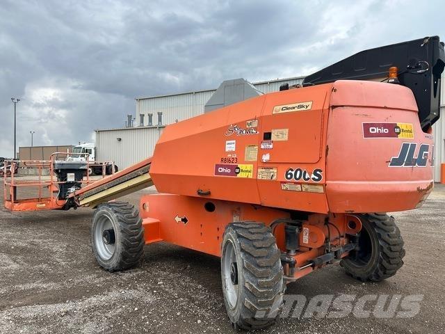 JLG 600S Teleskopik personel platformları