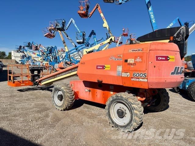 JLG 600S Teleskopik personel platformları