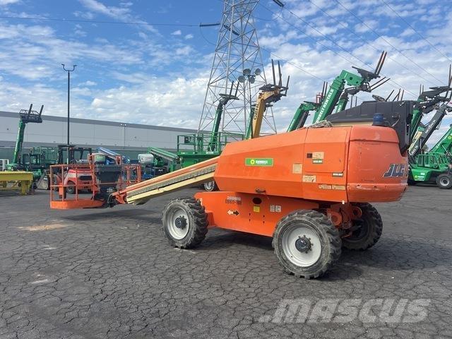 JLG 600S Teleskopik personel platformları