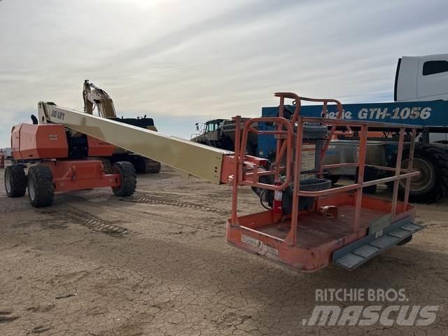 JLG 800S Diger
