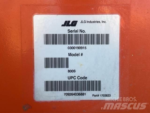 JLG 800S Diger