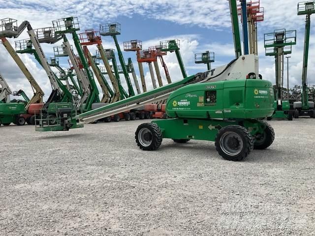 JLG 800S Diger