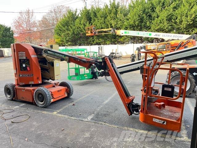 JLG E300 AJP Körüklü personel platformları