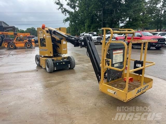 JLG E300AJP Körüklü personel platformları