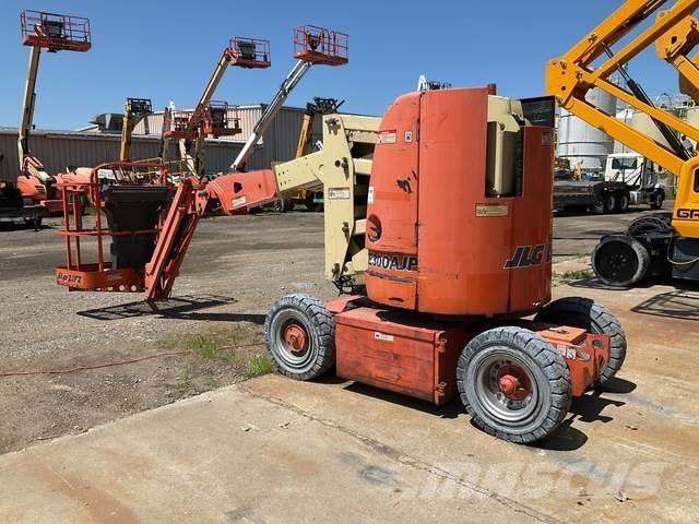 JLG E300AJP Körüklü personel platformları