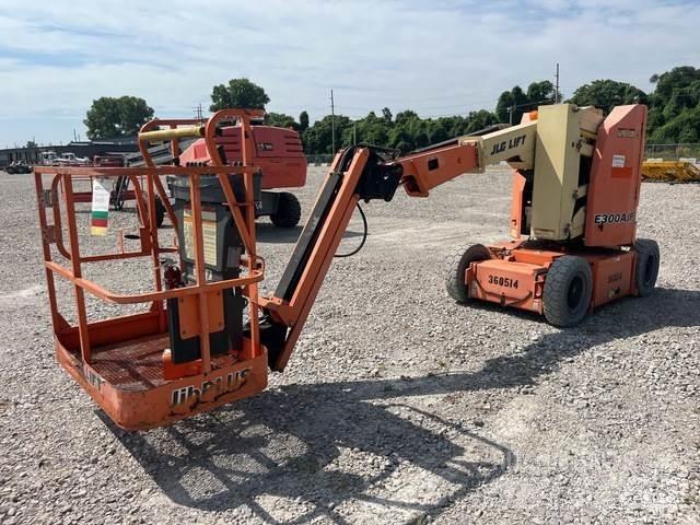 JLG E300AJP Körüklü personel platformları