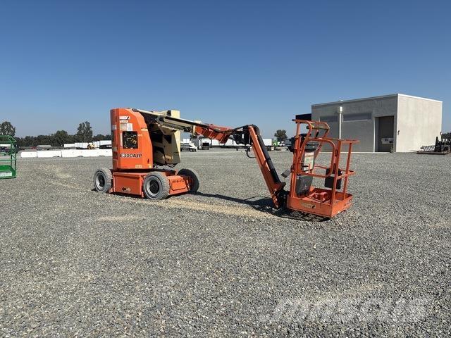 JLG E300AJP Körüklü personel platformları
