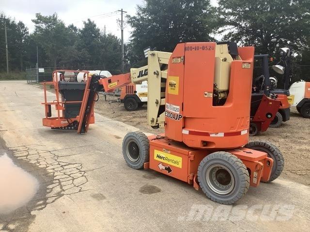 JLG E300AJP Körüklü personel platformları
