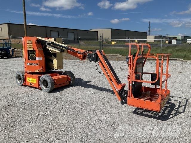 JLG E300AJP Körüklü personel platformları