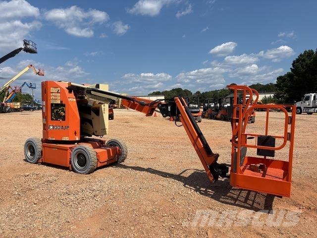JLG E300AJP Körüklü personel platformları
