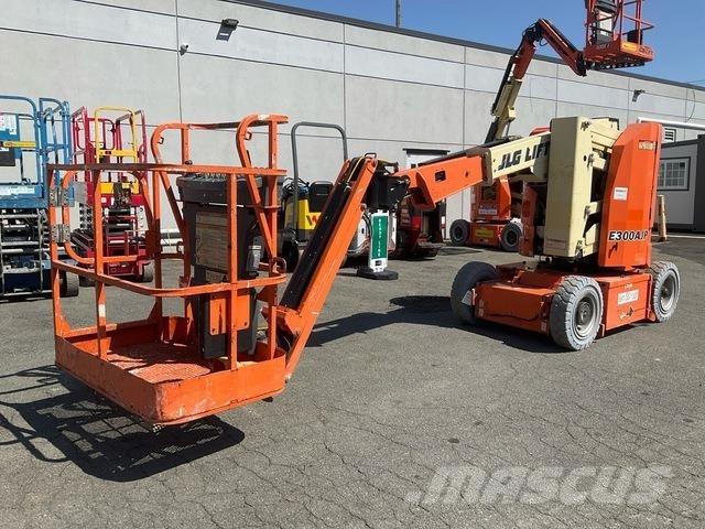 JLG E300AJP Körüklü personel platformları