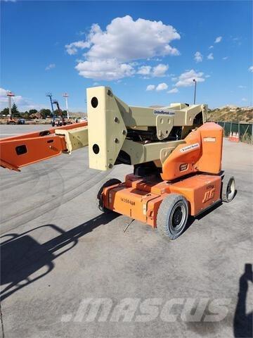 JLG E400AJP Körüklü personel platformları