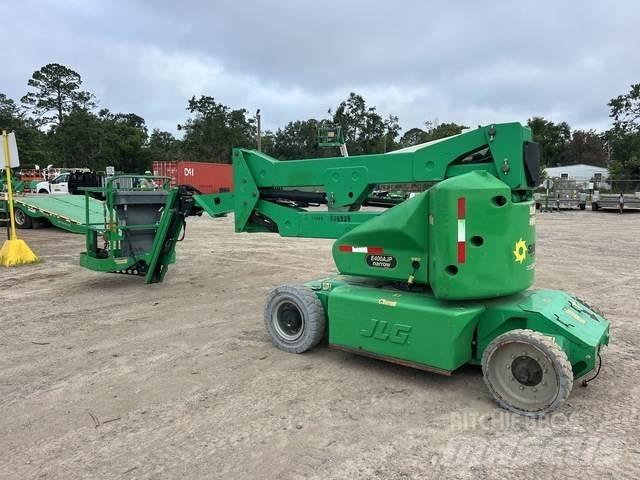 JLG E400AJPN Körüklü personel platformları